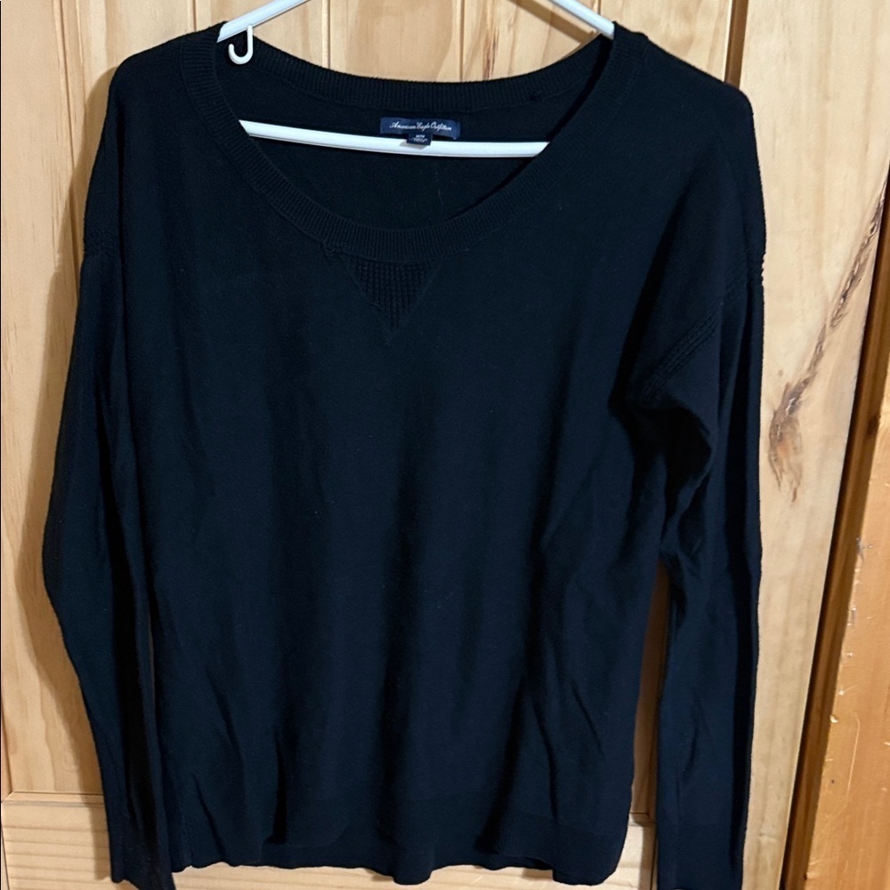 American Eagle Outfitters Black Long Sleeve Sweatshirt